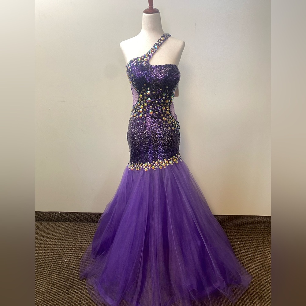 NWT Party Time Formals - T6166 - Sz 6- Purple - 
One-Shoulder
